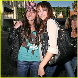 miley-cyrus-mandy-jirouex-ivy.jpg